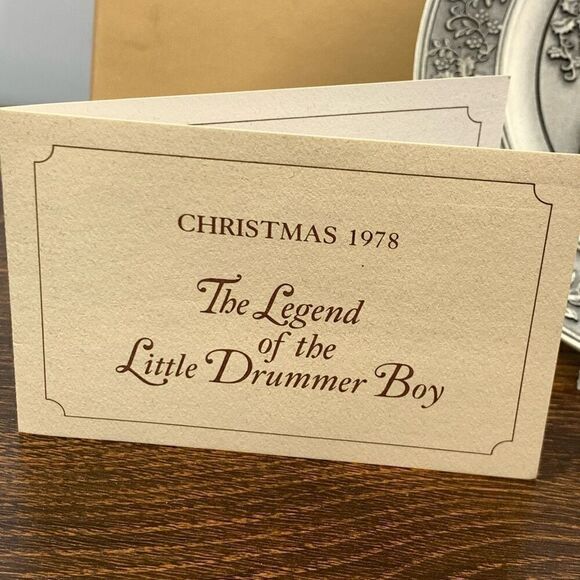 Vintage Little Gallery By Hallmark Mary Hamilton Christmas Pewter Plate Gray OS - Picture 2 of 3